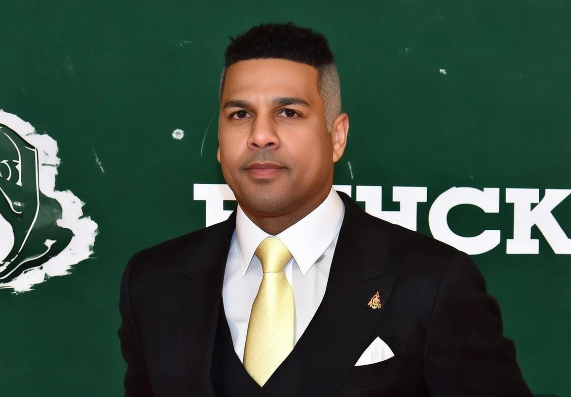 里奇·保罗言论引震动：扬尼斯·阿德托昆博若离队，老鹰队会以特雷·杨或德章泰·穆雷为核心筹码追逐？